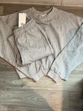 ALO Yoga WOMEN Light Heather Gray SET